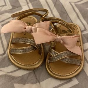 Natural steps Newborn girls sandals gold with pink bow